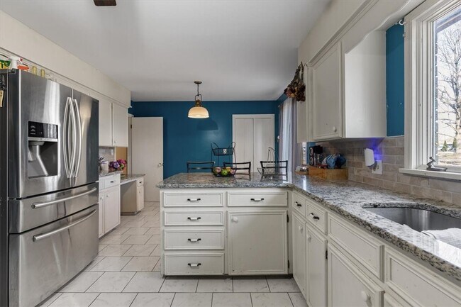 Building Photo - 2002 S 17th St