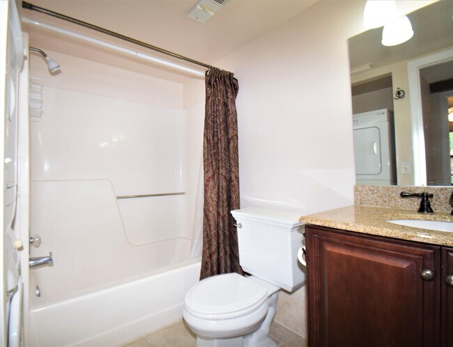 Building Photo - 7091 Golf Colony Ct