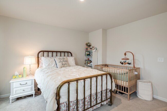 Building Photo - 1232 Savannah Ave