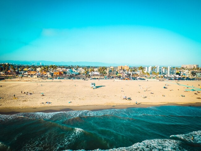 Building Photo - 20 17th Ave