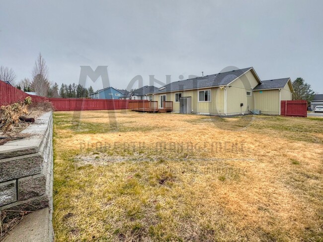 Building Photo - Sprawling Mead Home