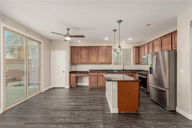 Building Photo - 788 Forest Peak St