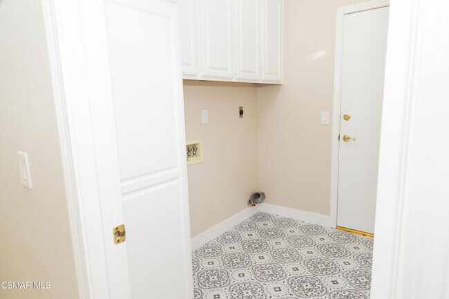 Building Photo - 3154 Provence Pl