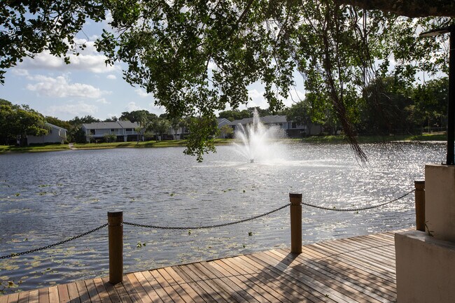 Building Photo - 2738 Carambola Cir S