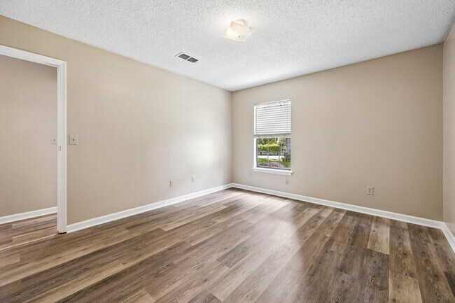 Building Photo - 1091 Boone Ave