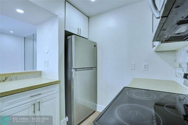 Building Photo - 1407 NE 56th St