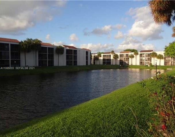 Building Photo - 3399 Foxcroft Rd