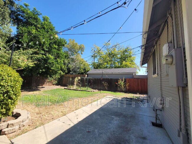 Building Photo - 2153 7th Ave
