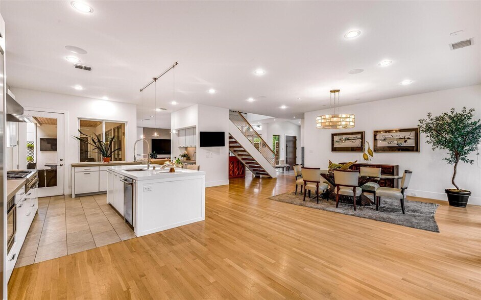 Building Photo - 5624 Melshire Dr