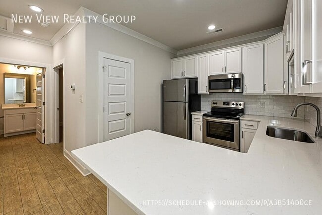 Building Photo - 1706 Club Rd