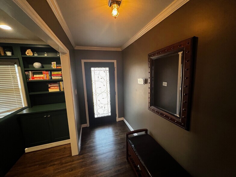 Building Photo - 3024 Whispering Pines Cir