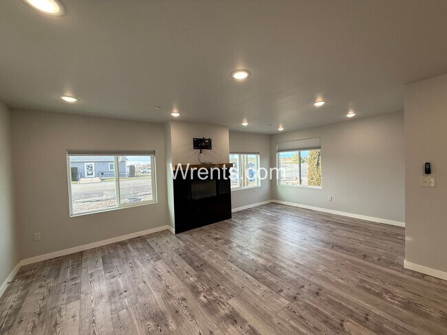 Building Photo - Charming 1 Bed / 1 Bath Apartment in Davenport, WA