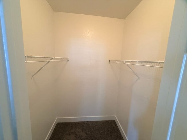 Building Photo - NW Gated community