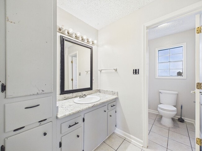 Building Photo - COMING SOON! 3 Beds, 2 Baths House for rent in Milton!