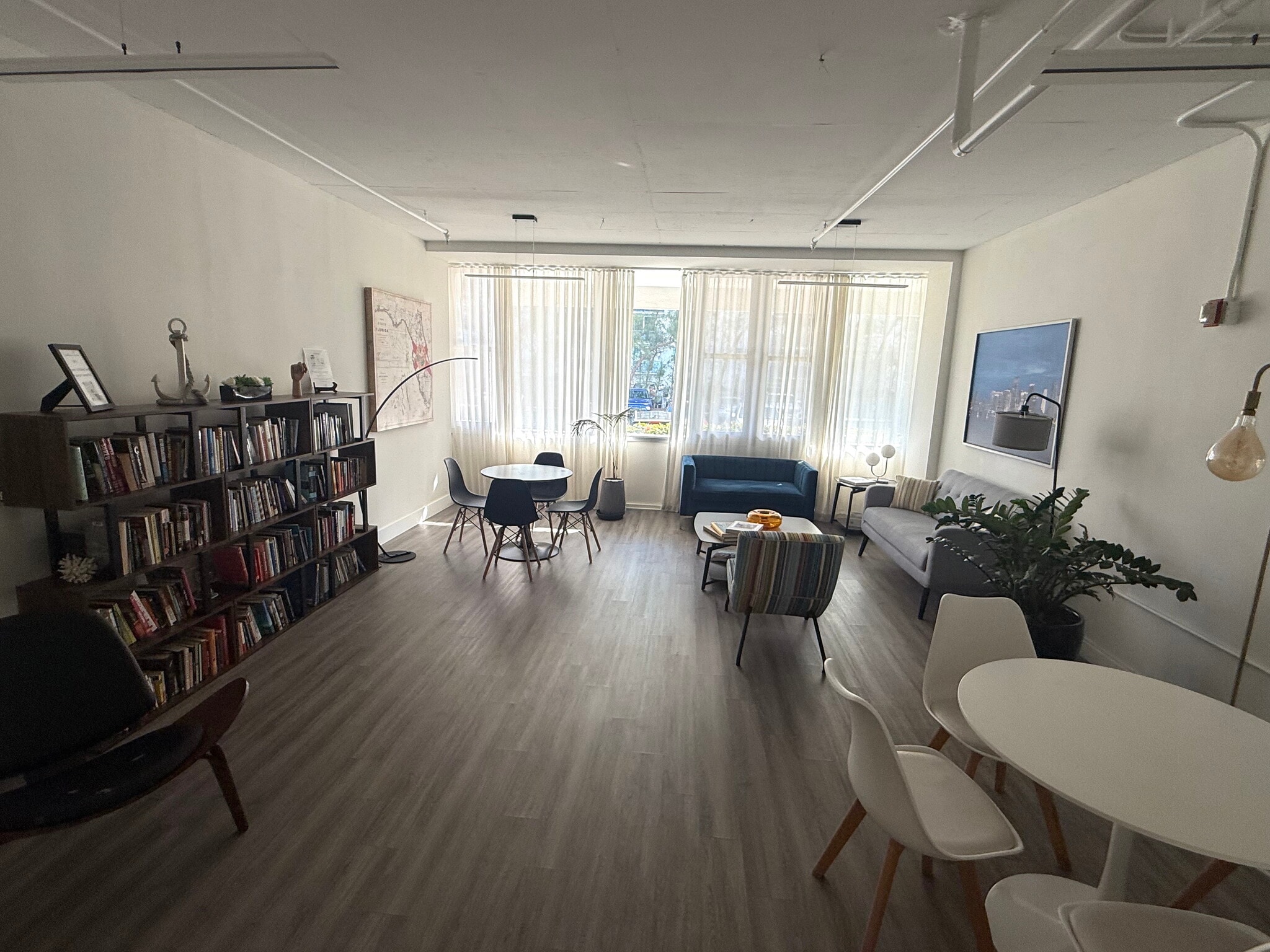 Library / Workspace - 7545 E Treasure Dr