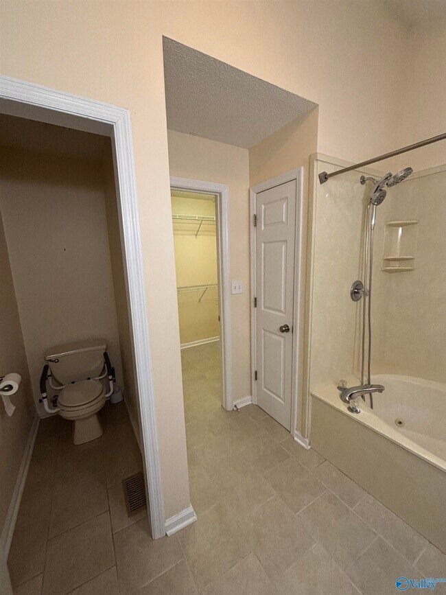 Building Photo - 140 Freedom Way