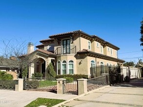 Building Photo - 5020 Camellia Ave