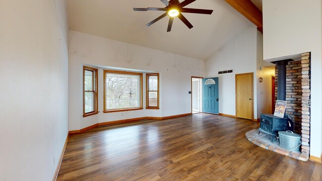 Building Photo - Beautiful Acreage