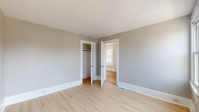 Building Photo - 1371 W 85th St