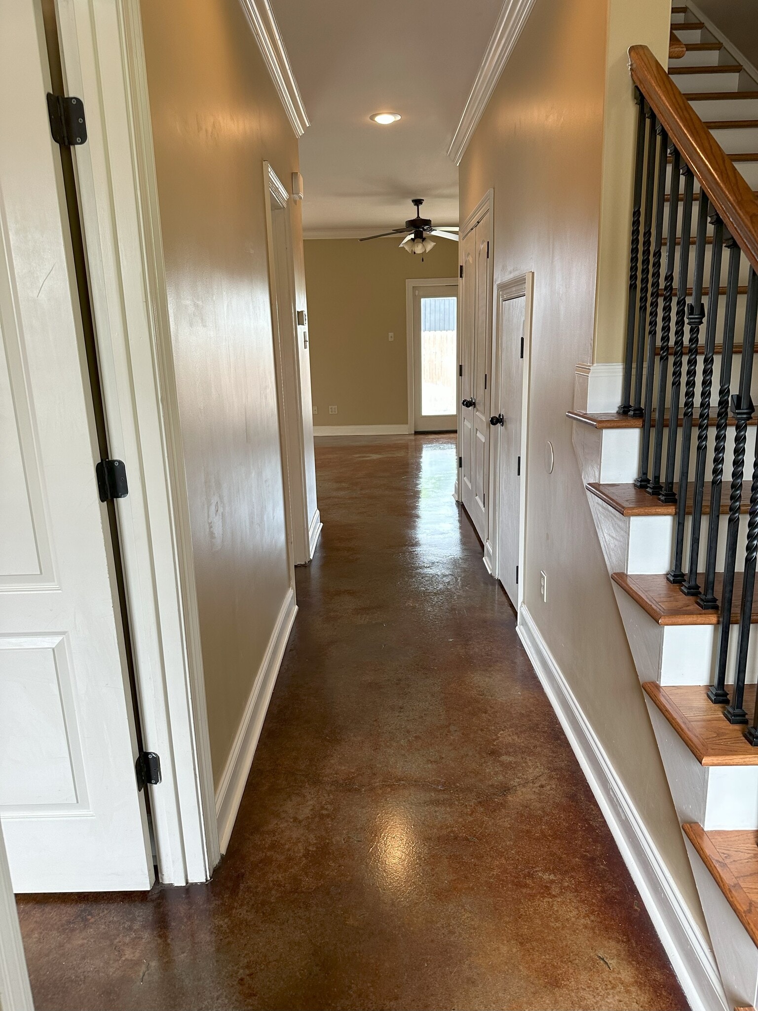 Building Photo - 111 Village Square Dr