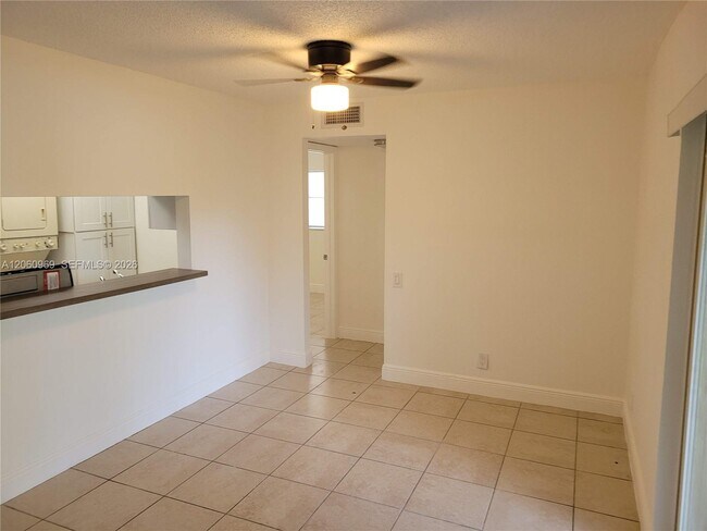 Building Photo - 4455 Treehouse Ln