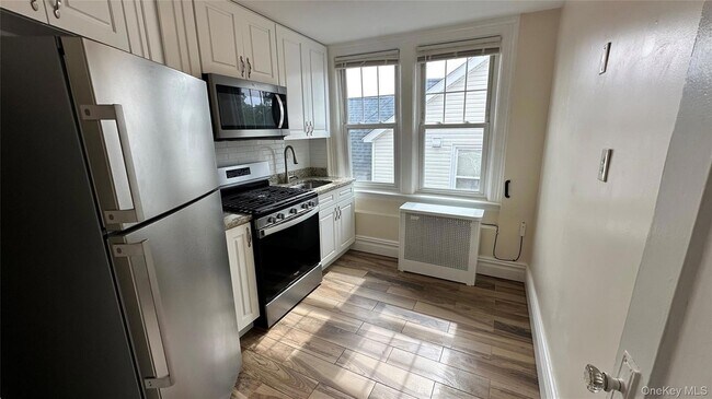Building Photo - 539 W 232nd St