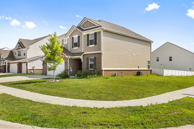 Building Photo - 7419 Hillway Dr