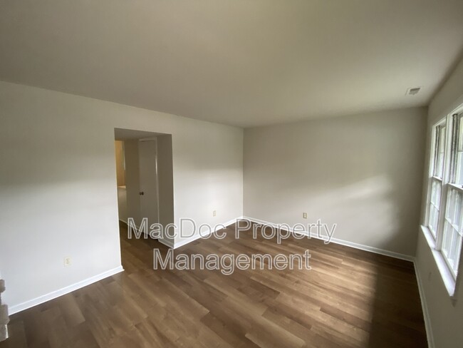 Building Photo - 5209 Heritage Dr