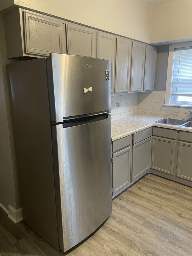 Kitchen - 6119 S Wood St