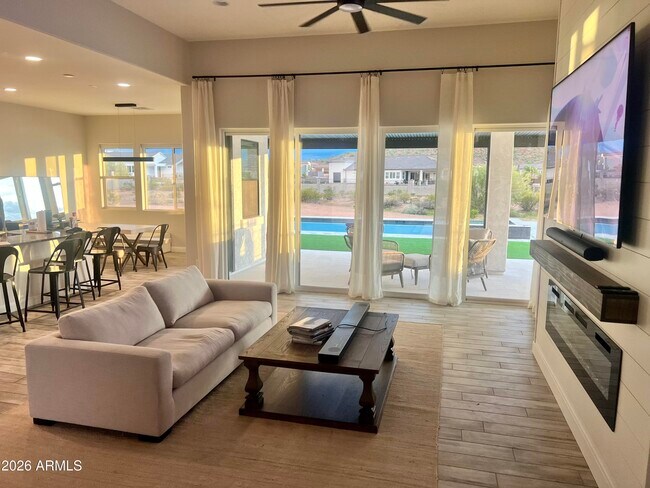 Building Photo - 267 W Amherst St