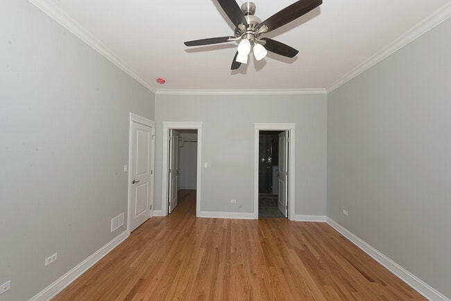 Building Photo - 520 N Western Ave