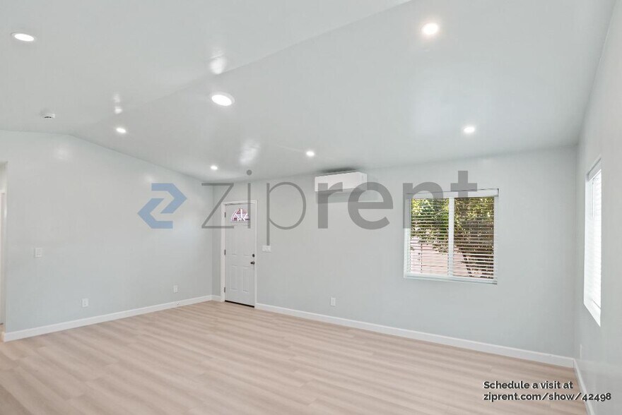 Building Photo - 1151 Francine Ct