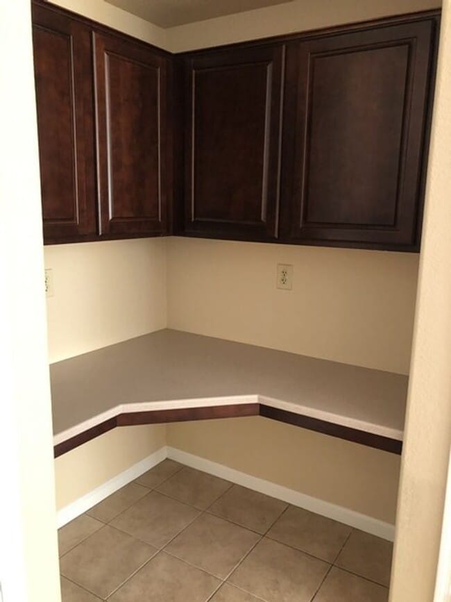 Building Photo - Spacious 1 Bedroom Condo in North Central Phoenix!