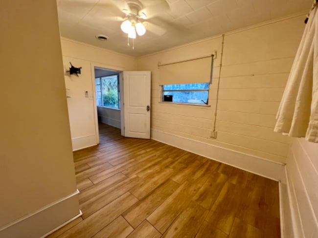 Building Photo - 211 Arricola Ave