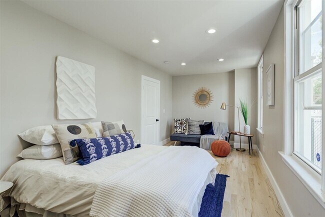 Building Photo - 791 Communipaw Ave