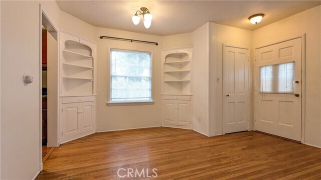 Building Photo - 537 N Yale Ave