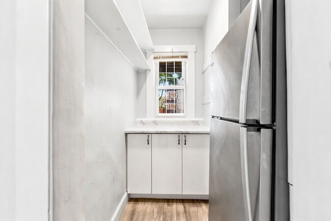 Building Photo - 72 Olney St