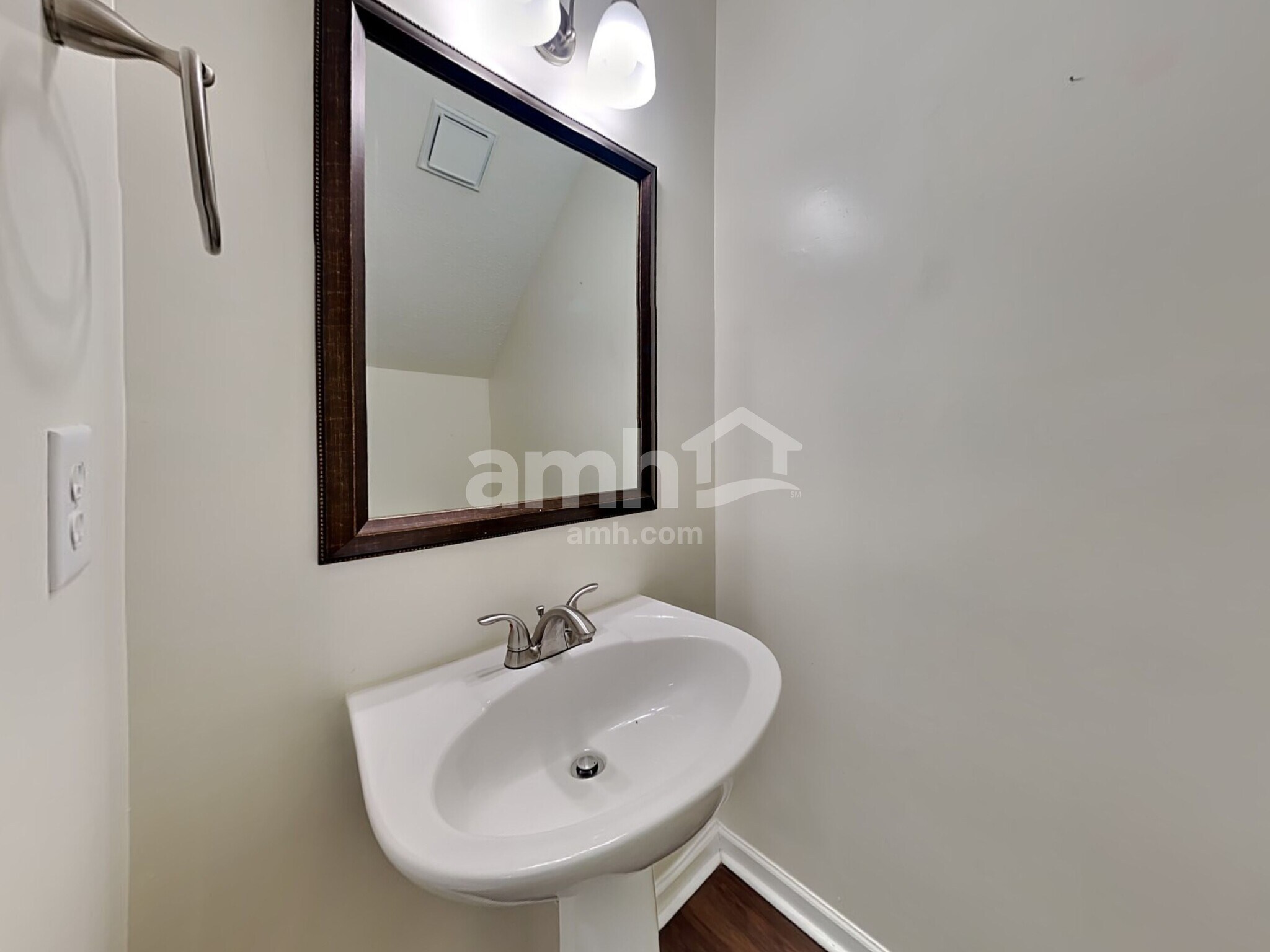 Building Photo - 119 Macallan Ct