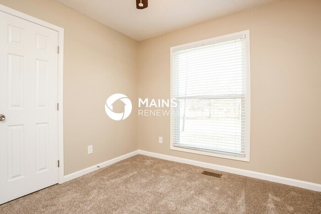 Building Photo - 3 Bedroom Pet-Friendly Home in Austell, GA with Main Street Renewal
