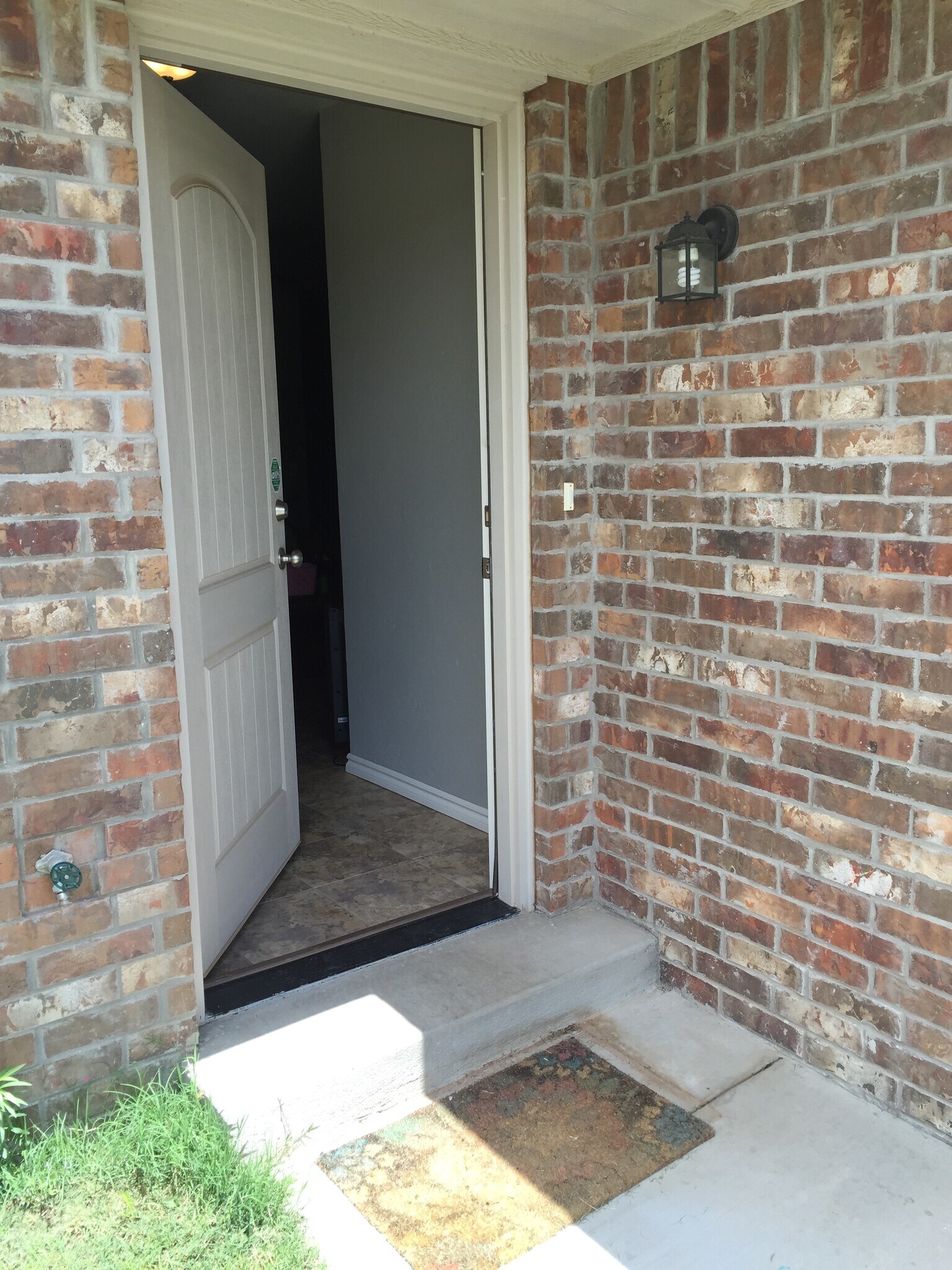 Building Photo - 205 Ashley Dr