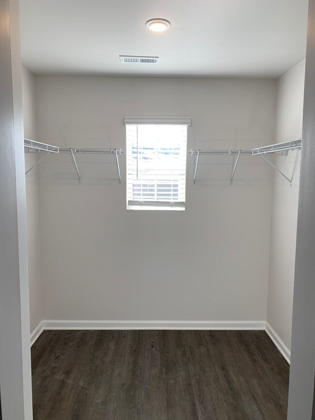 Building Photo - PRELEASING NOW!!- Three Bedroom | Two and a Half Bathroom Home in Cullman