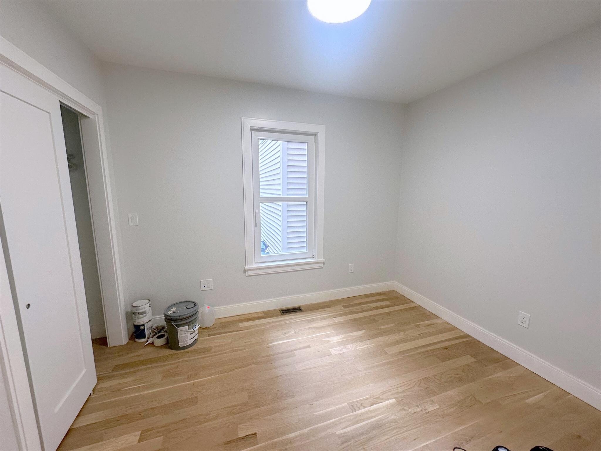 Building Photo - 33 Gore St