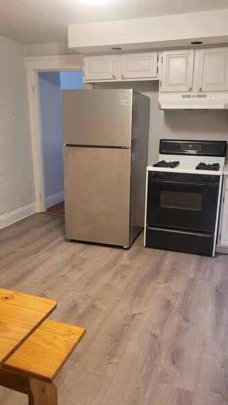 Building Photo - 258 Vine St