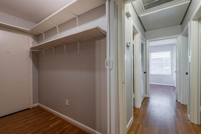 Building Photo - 1439 Richelieu Ln