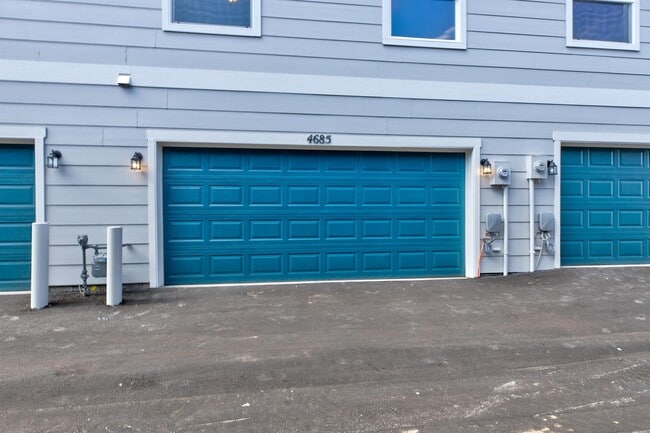 Building Photo - 4685 Pleasant Port View