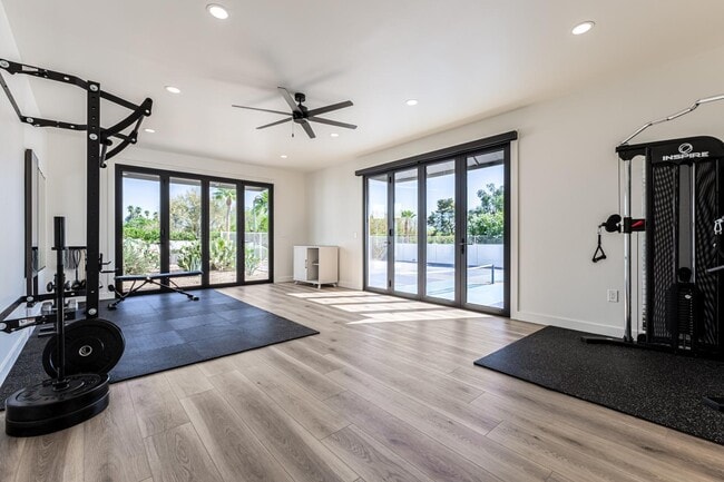 Building Photo - 9917 N 52nd St