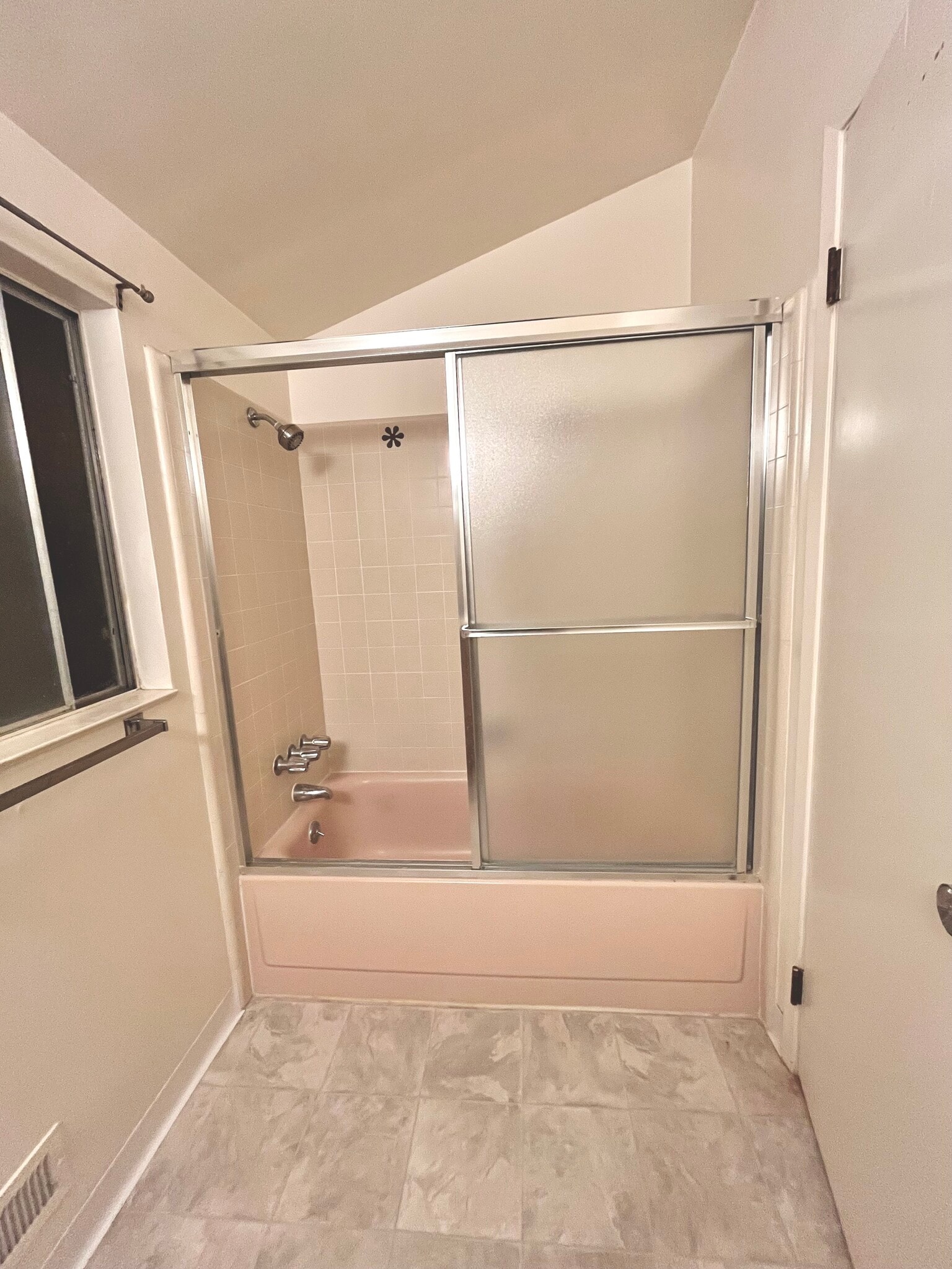 Building Photo - 10473 Lockwood Dr