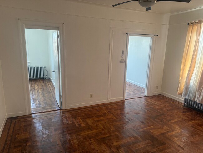 Building Photo - 10XX E 225th St