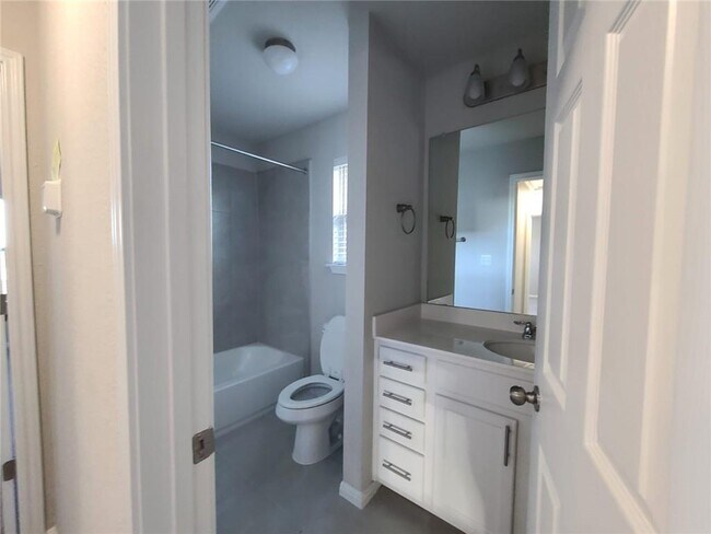 Building Photo - 3201 College Park Dr