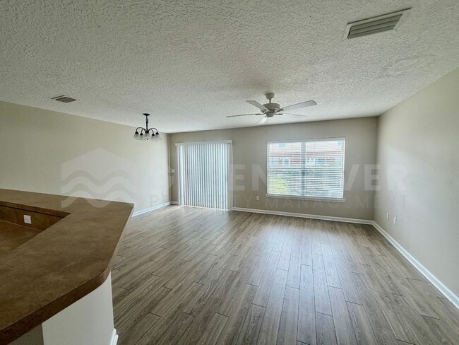 Building Photo - Beautiful 2BR Townhome in Amenity-Rich Fleming Island Community!!